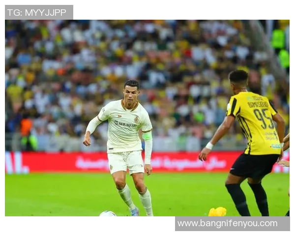 绿茵赛场纵横驰骋聚焦进球如潮的世界顶级足球球星